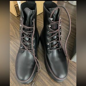 Brand New in Box! Timberland Woman’s Size 9